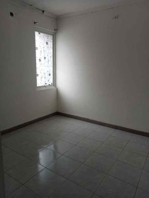 disewakan rumah di bsb village aurora terrace murah