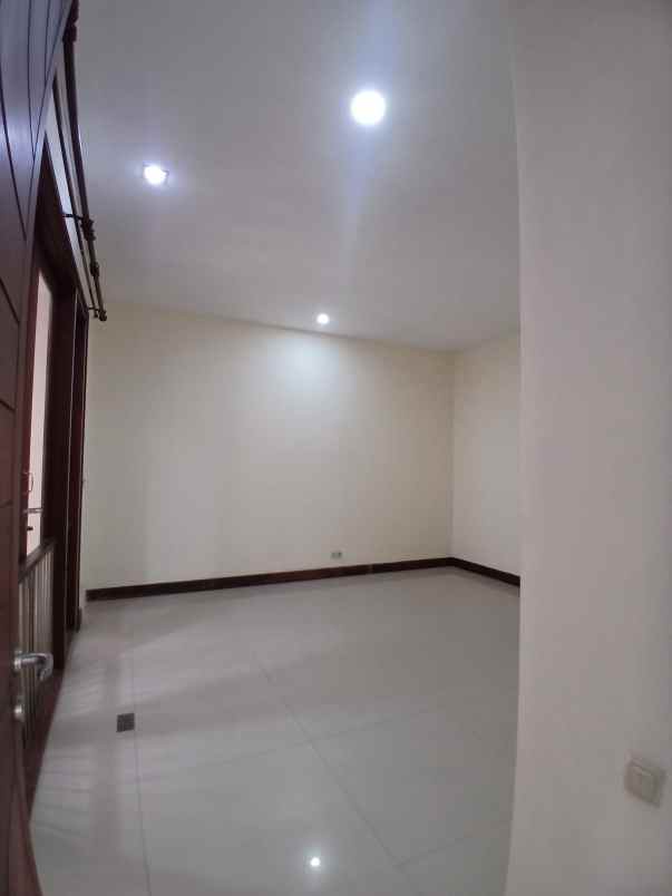 disewakan rumah graha famili