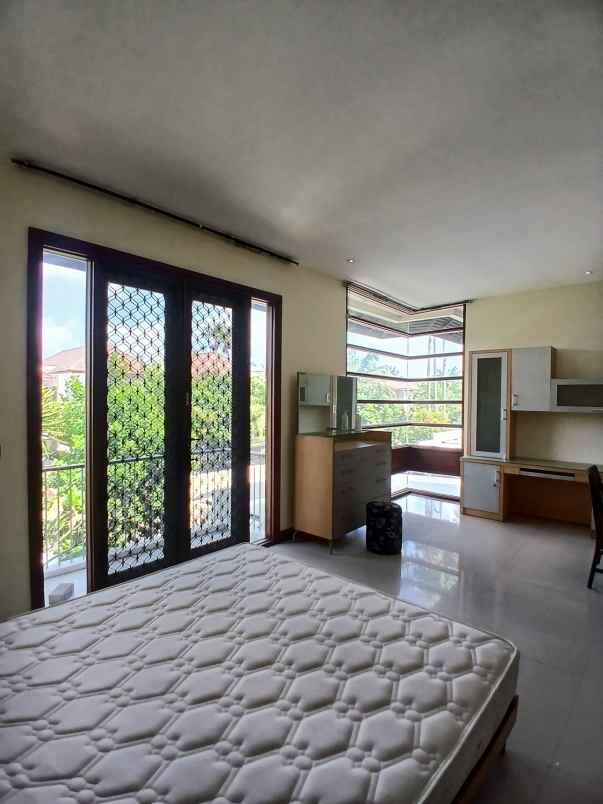 disewakan rumah graha famili