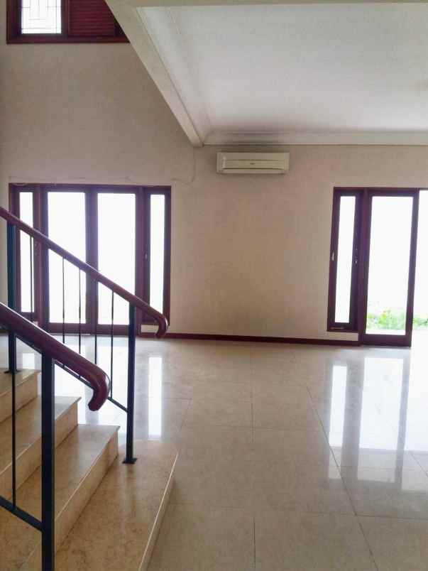 disewakan rumah graha famili wiyung