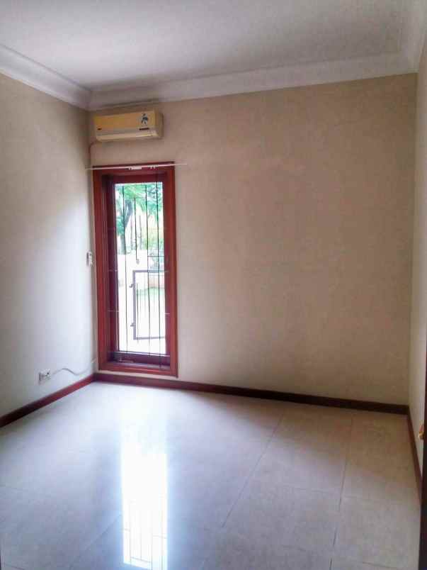 disewakan rumah graha famili wiyung