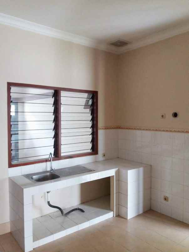 disewakan rumah graha famili wiyung