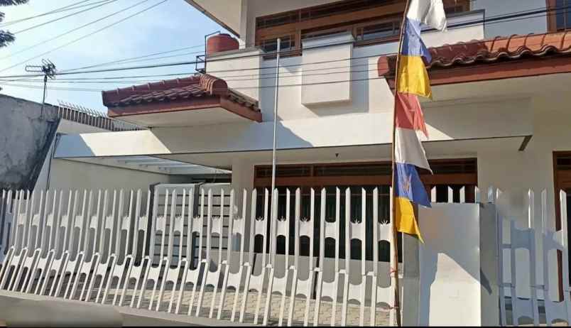 disewakan rumah jl angkik merah delima