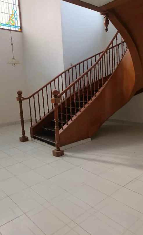 disewakan rumah jl angkik merah delima