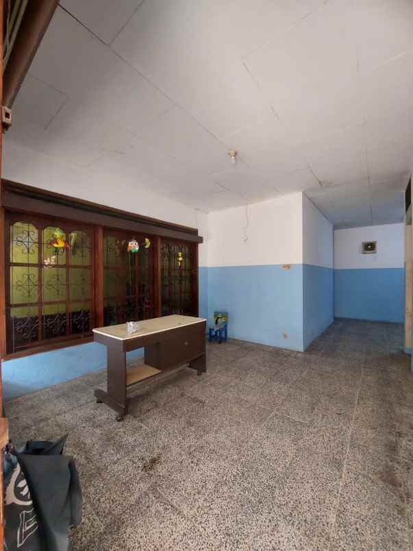 disewakan rumah kayu putih