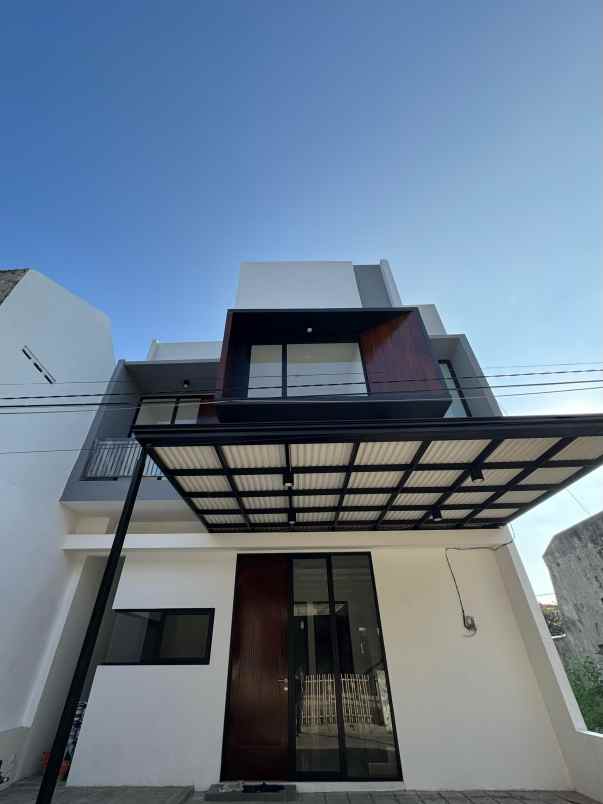 disewakan rumah ketintang baru