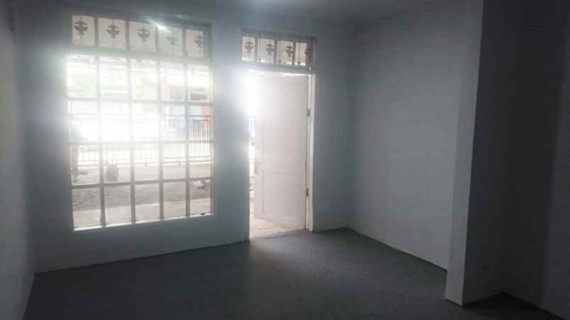 disewakan rumah komplek bina marga no 56