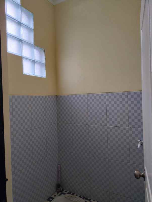 disewakan rumah komplek cihanjuang