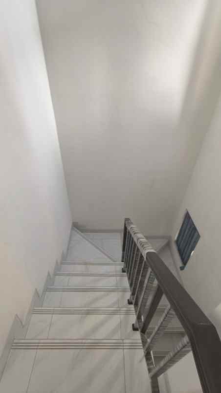 disewakan rumah lavon swan city cluster allura