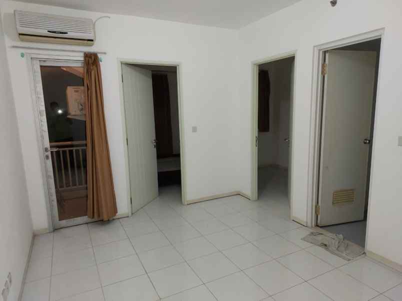 east coast lt 2 semi furnish suramadu nego