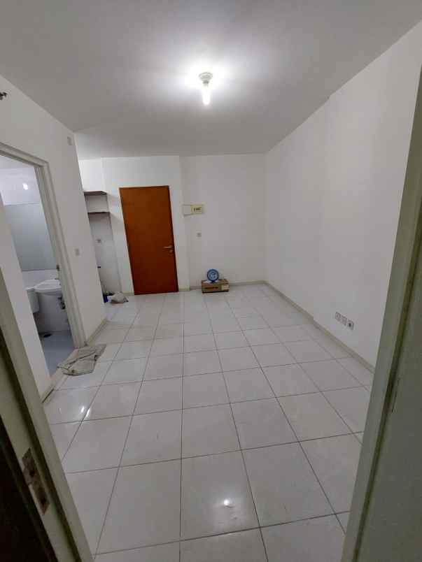 east coast lt 2 semi furnish suramadu nego