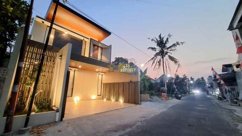 hunian eksklusif 2 lantai full furnish di maguwoharjo