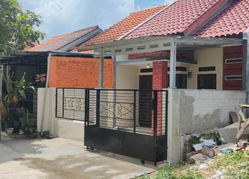 jual cepat hanya 350 jt rumah komersil siap huni