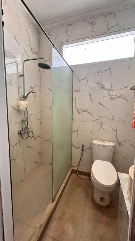 jual rumah mewah 2 lantai 470m dijatisampurna ekasi