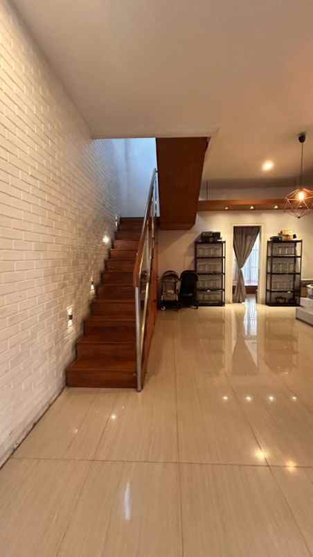 jual rumah mewah 2 lantai 470m dijatisampurna ekasi