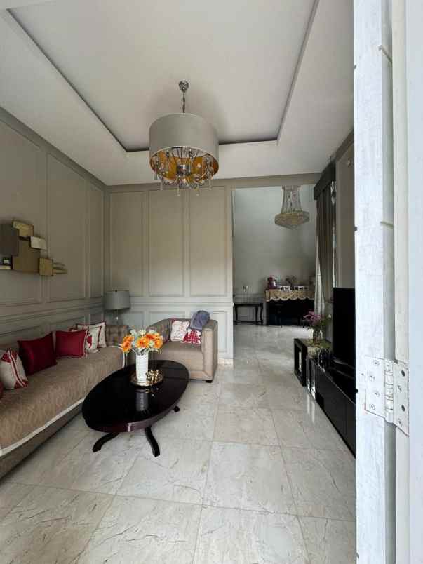 jual rumah mewah hook di pulomas barat jakarta timur