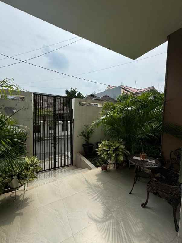 jual rumah mewah hook di pulomas barat jakarta timur