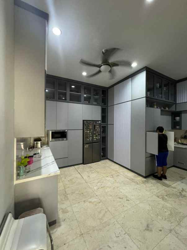 jual rumah mewah hook di pulomas barat jakarta timur