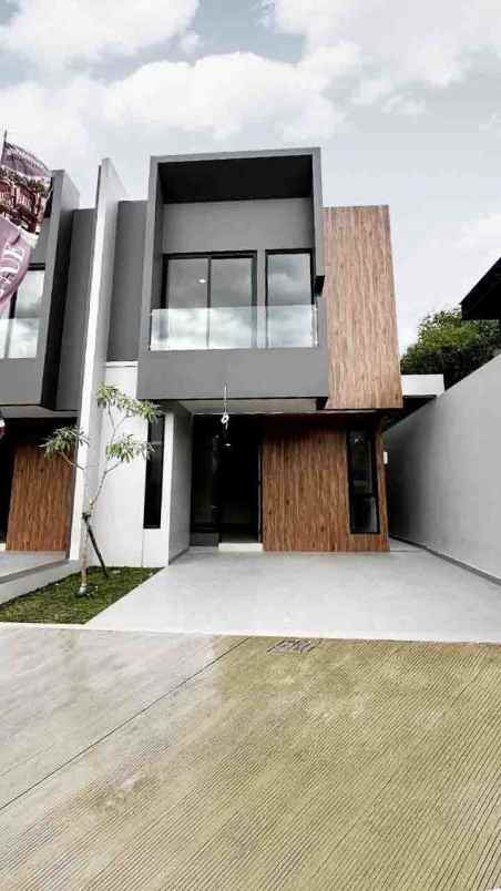 kayu manis bellevue rumah 2 lantai nempel bintaro