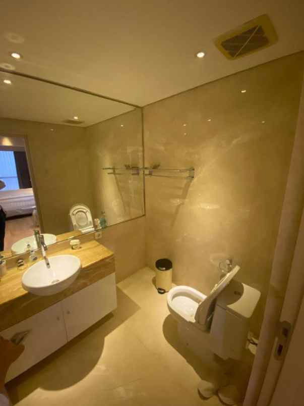 khusus sewa the peak apartment full furnished komplit