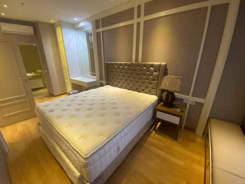 khusus sewa the peak apartment full furnished komplit