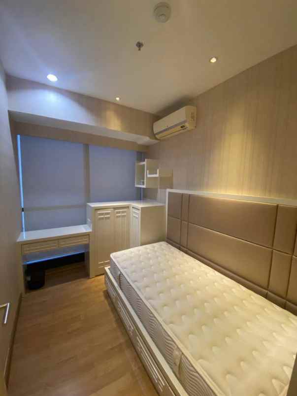 khusus sewa the peak apartment full furnished komplit