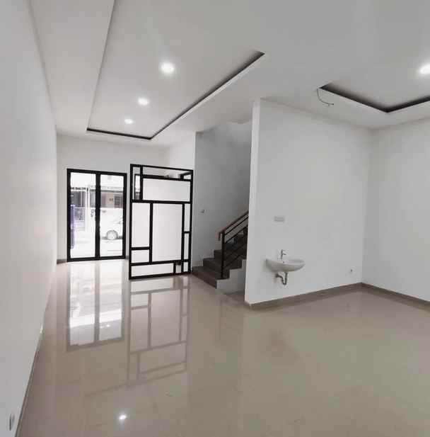 klampis semolo minimalis modern dua lantai