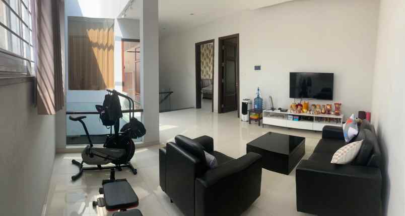 klampis semolo rumah minimalis 2 lantai siap huni