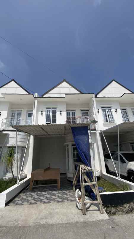 over kredit rumah cicilan murah dan flat