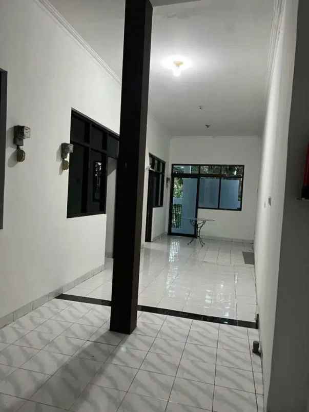 ruko bronggalan strategis ada 2 listrik 2200