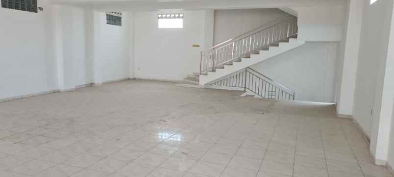 ruko disewakan jalan tidar surabaya pusat