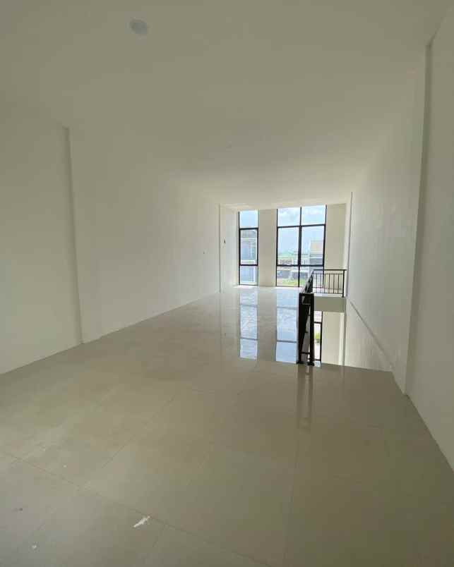 ruko eastern park 3 lantai hadap selatan luas 54 m2