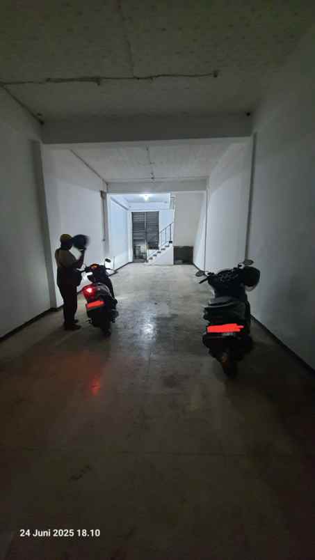 ruko jl tembaan hadap utara