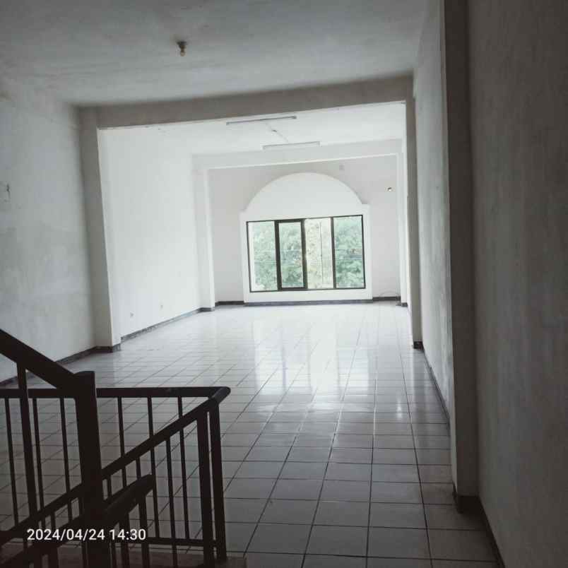 ruko ngagel jaya strategis nego