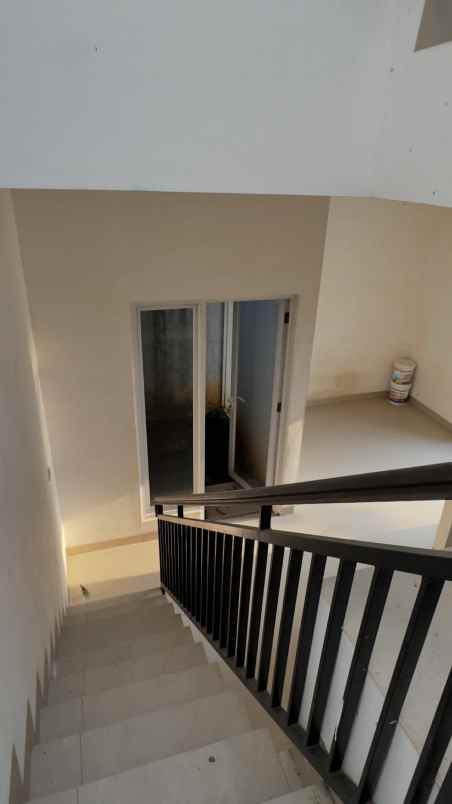 rumah 2 lantai 550jt bu bekasi kota