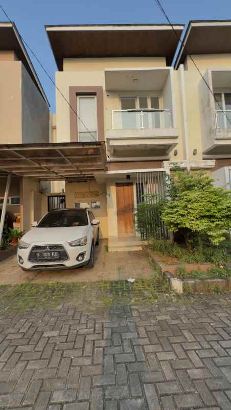 rumah 2 lantai 550jt bu bekasi kota