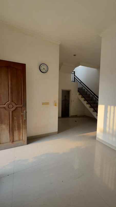 rumah 2 lantai 550jt bu bekasi kota