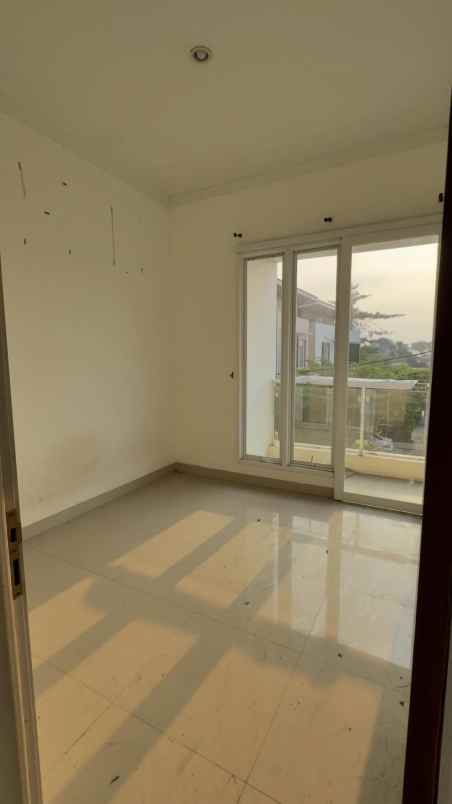 rumah 2 lantai 550jt bu bekasi kota