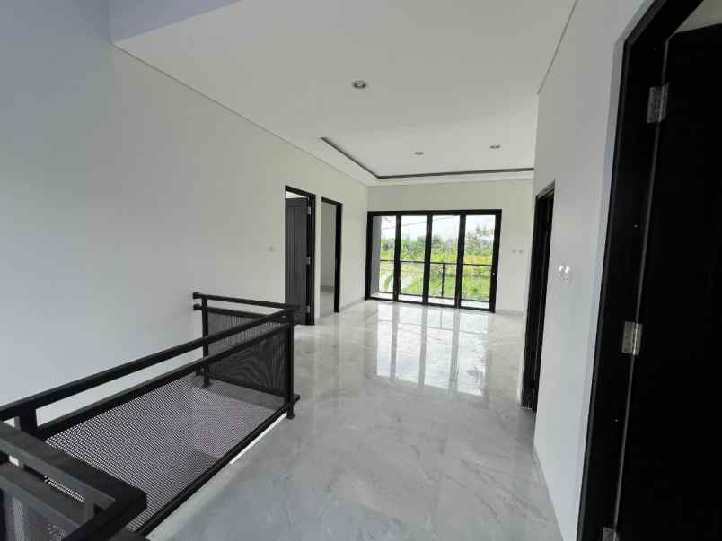 rumah 2 lantai modern di maguwo mulai 1m