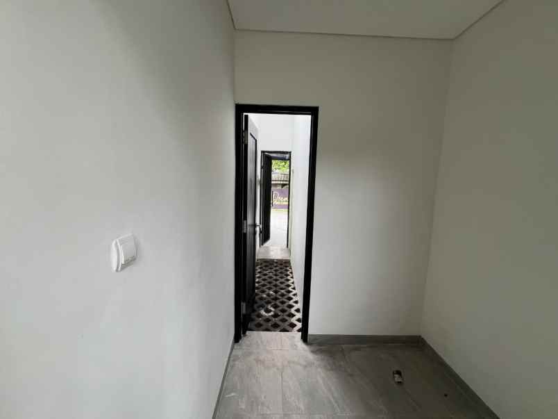 rumah 2 lantai modern di maguwo mulai 1m