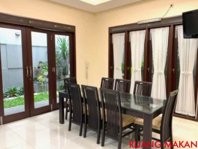 rumah 3 lantai coblong luas tengah kota harga bagus