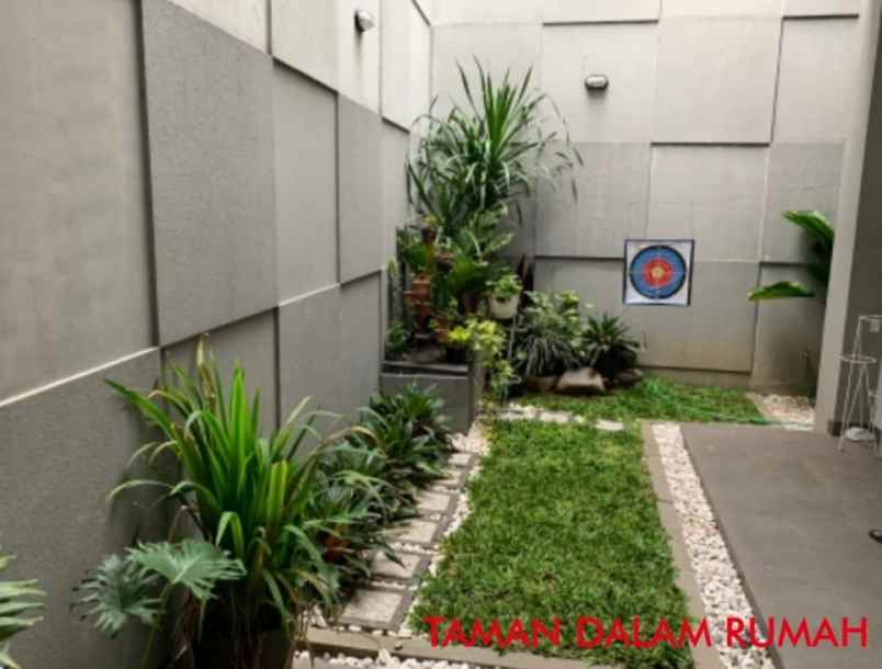 rumah 3 lantai coblong luas tengah kota harga bagus