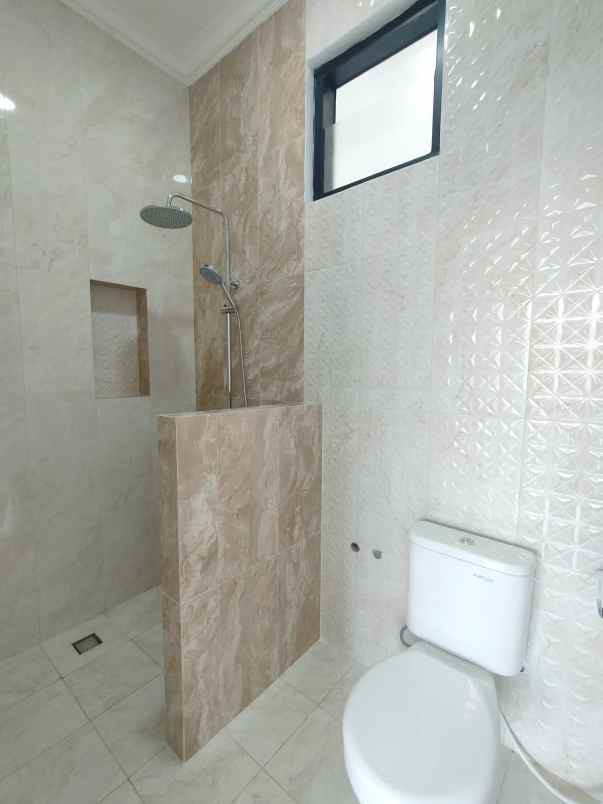 rumah baru classic modern lt 135 lb 220 joglo jakbar