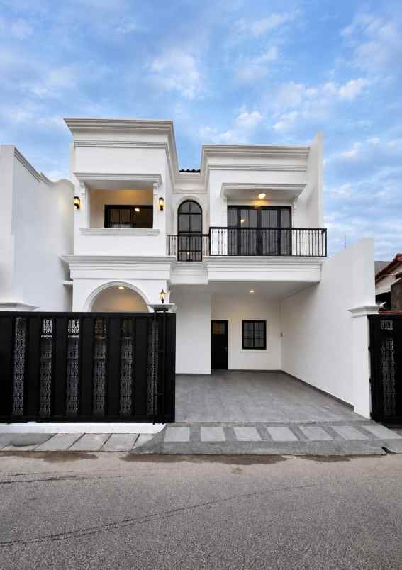 rumah baru classic modern lt 135 lb 220 joglo jakbar