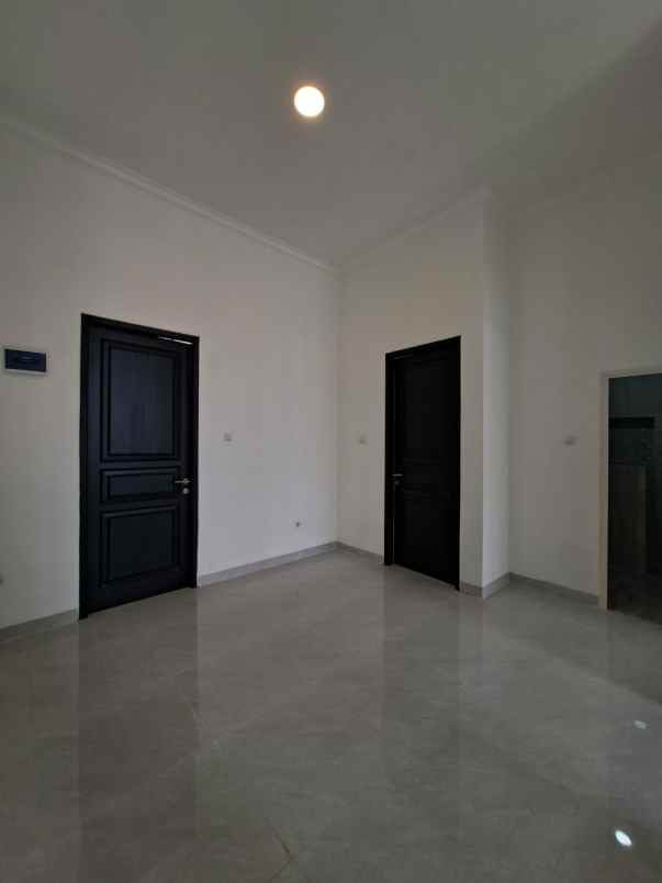 rumah baru classic modern lt 135 lb 220 joglo jakbar