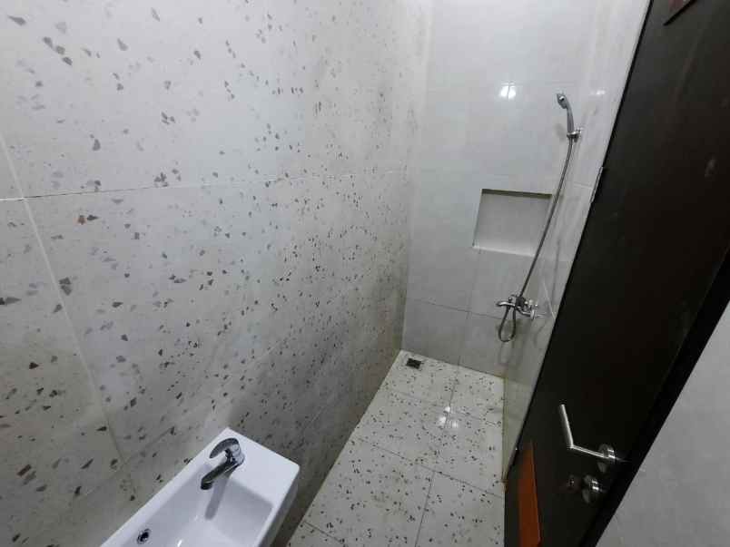 rumah baru di graha raya tangerang