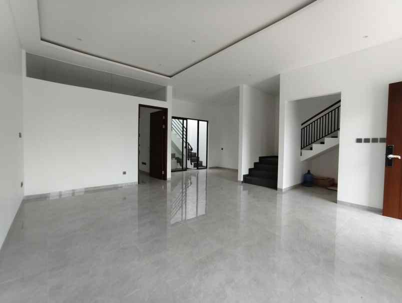 rumah baru gaya kekinian di setra duta bandung