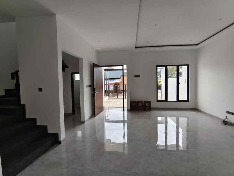 rumah baru gaya kekinian di setra duta bandung