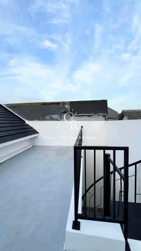 rumah baru harga santai 900jt an di surabaya timur