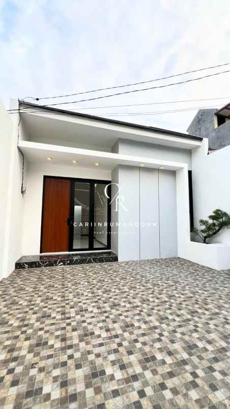 rumah baru harga santai 900jt an di surabaya timur